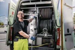 Kanalreinigung in Breitenberg mit Spülfahrzeug